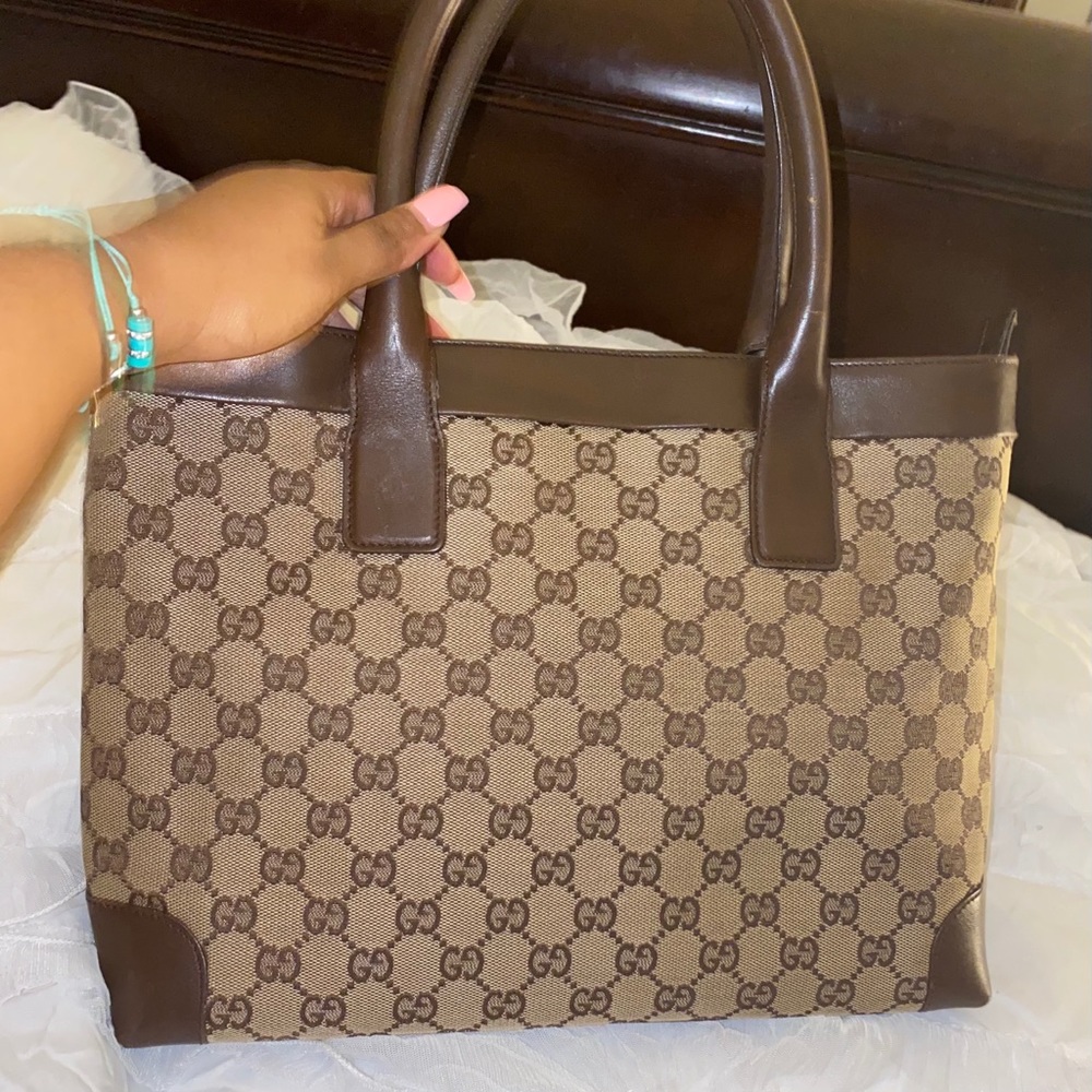 Gucci gg supreme tote bag